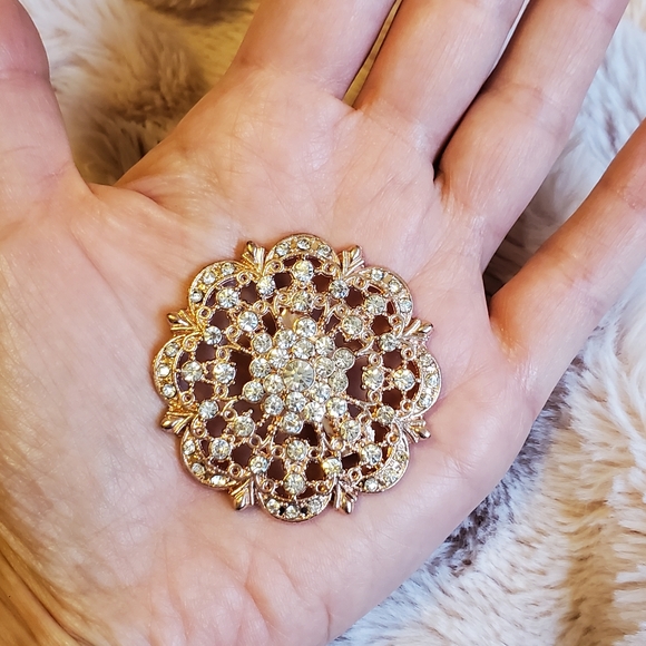 Rose Gold Crystal Brooch Pin - Picture 3 of 6